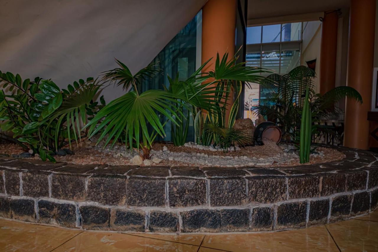 Le Grand Hotel Diego Antsiranana Exterior foto