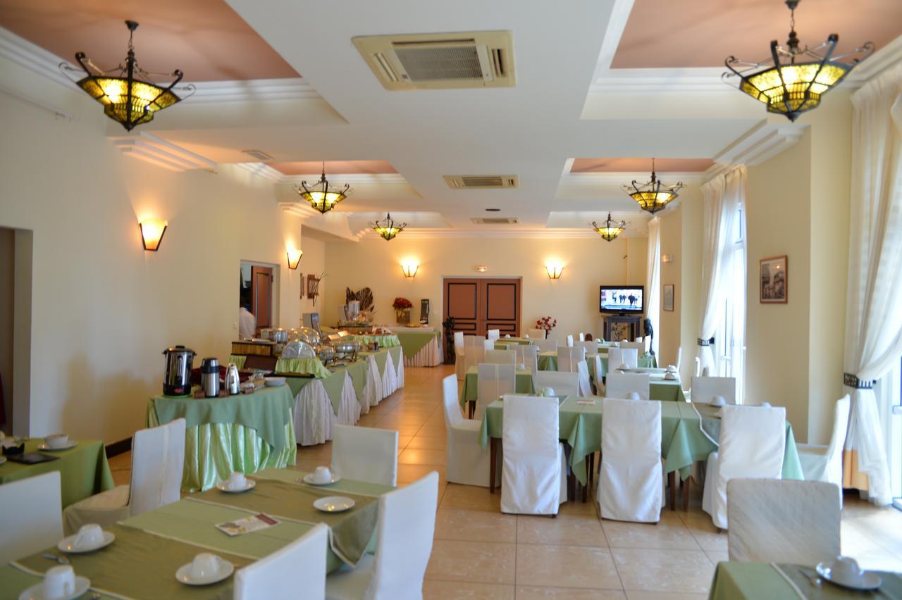 Le Grand Hotel Diego Antsiranana Exterior foto